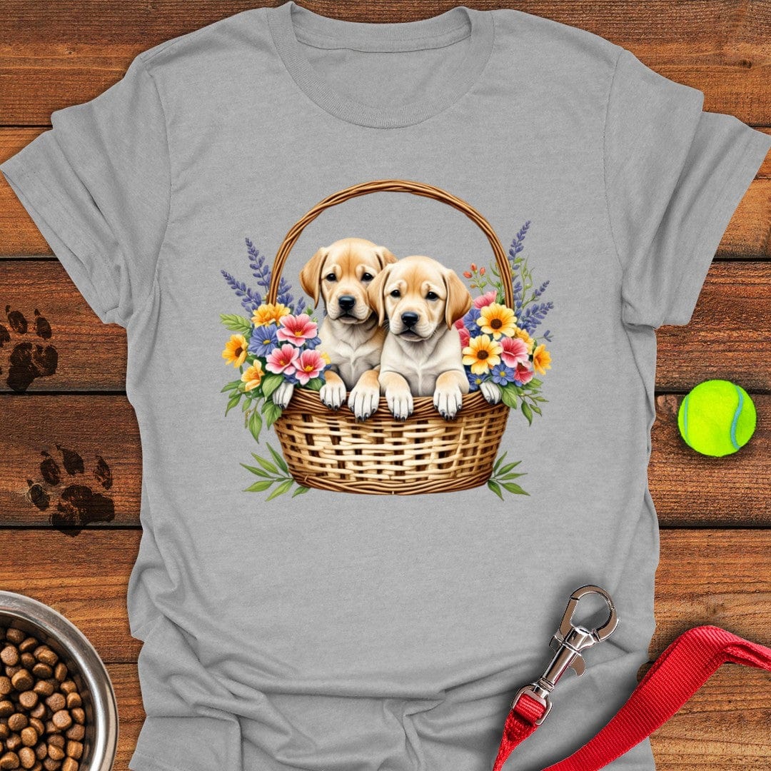 Labrador Puppies in Basket T-Shirt Sport Grey
