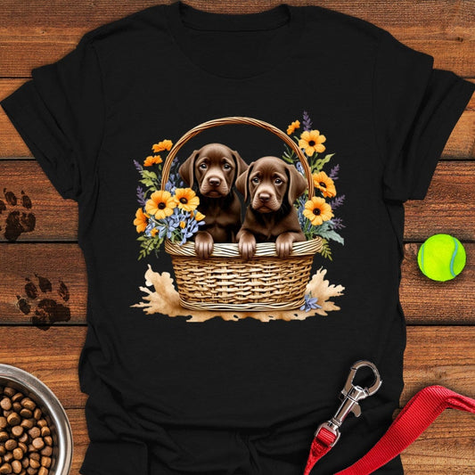 Labrador Puppies in Basket T-Shirt Black