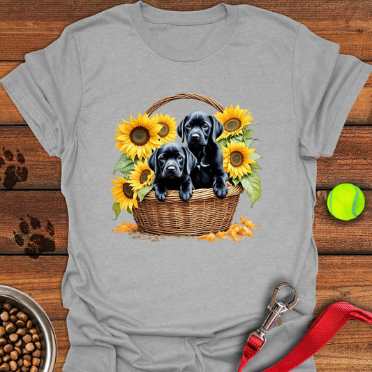 Labrador Puppies in Basket T-Shirt Sport Grey