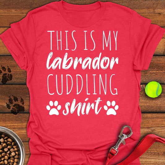 Labrador Cuddling T-Shirt Heather Red