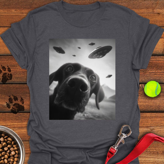 Funny Labrador UFO T-Shirt Dark Heather
