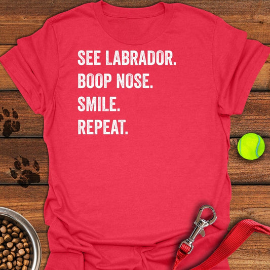 See Labrador T-Shirt Heather Red
