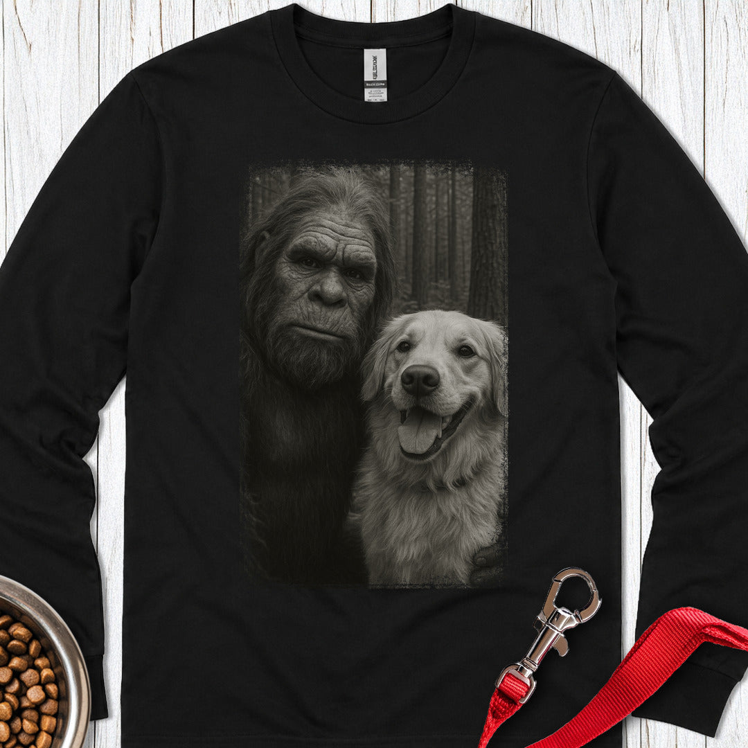 Bigfoot & Golden Retriever Selfie Long Sleeve — Black
