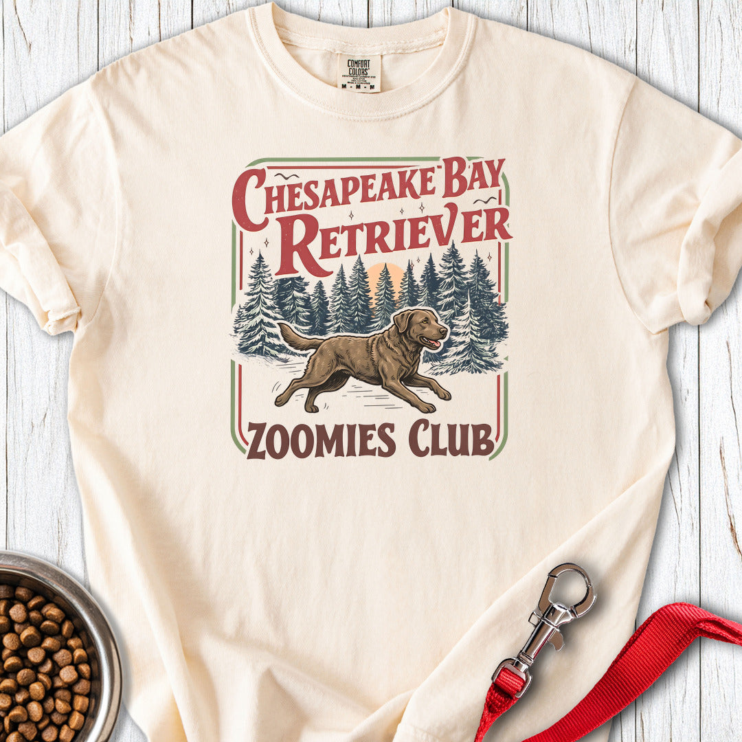 Chesapeake Bay Retriever Zoomies Club Premium Tee — Ivory