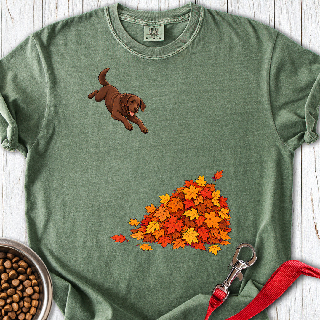 Chocolate Labrador Leaf Pile Premium Tee — Moss